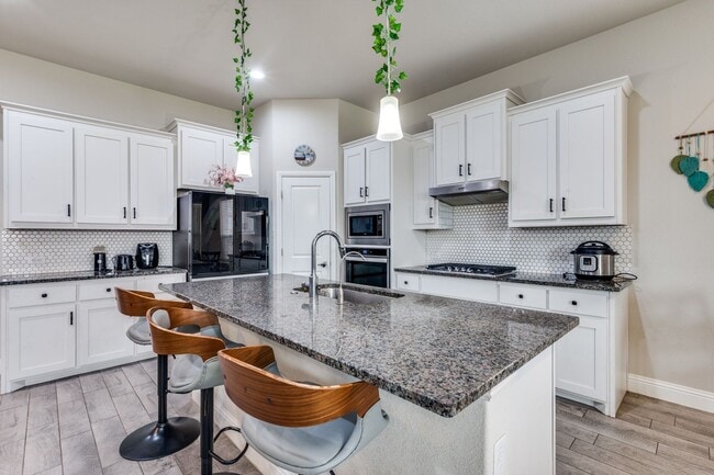 Foto del edificio - 2013 Gray Towers Way