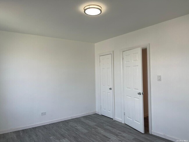 Foto del edificio - 105-38 63rd Dr