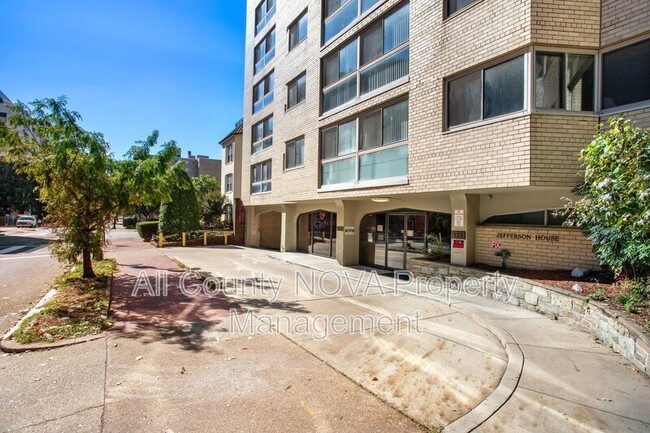 Foto del edificio - 922 24th St NW