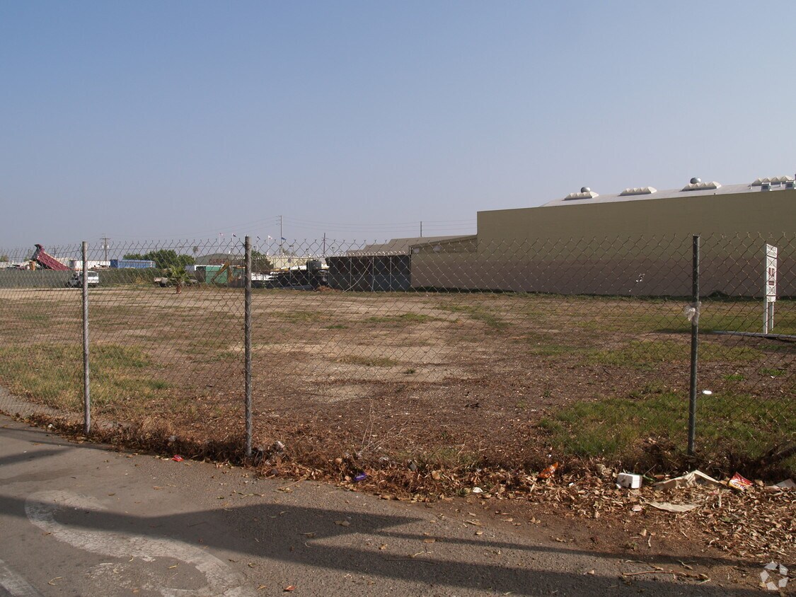 Primary Photo - 600 E Washington Ave