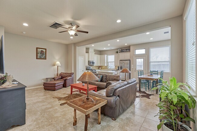 Foto del edificio - 207 Biltmore Loop