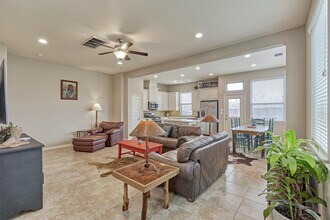 Building Photo - 207 Biltmore Loop