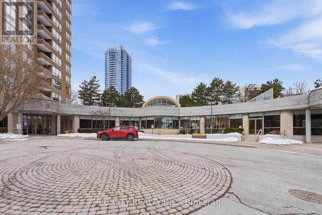 Building Photo - 215 Wynford Dr