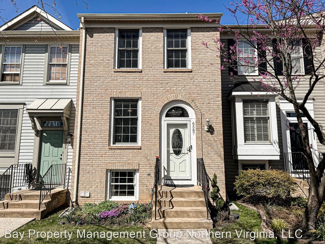 Primary Photo - 2 br, 2.5 bath House - 6587 Skylemar Trail