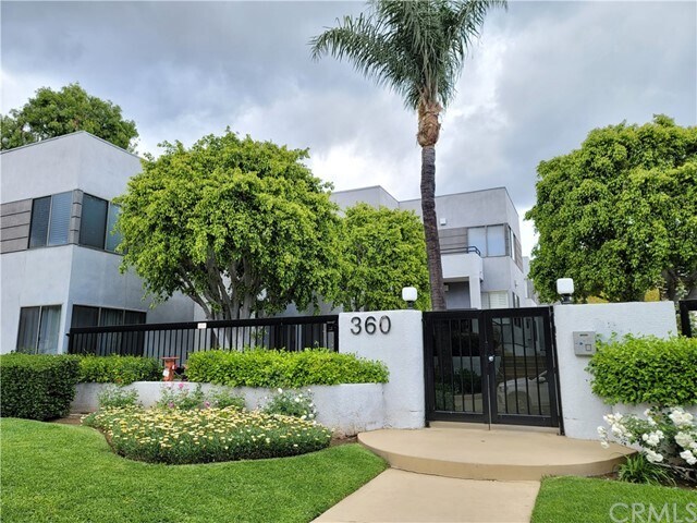 Primary Photo - 360 S Los Robles Ave