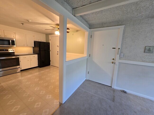 Foto del edificio - 35 Swanson Ct