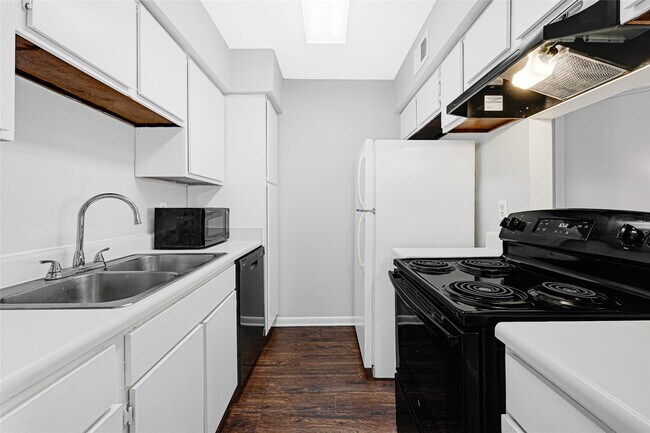 Foto del edificio - 8515 Hearth Dr