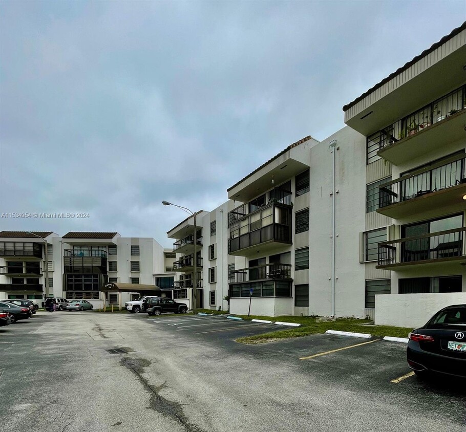 Primary Photo - 1350 SW 122nd Ave