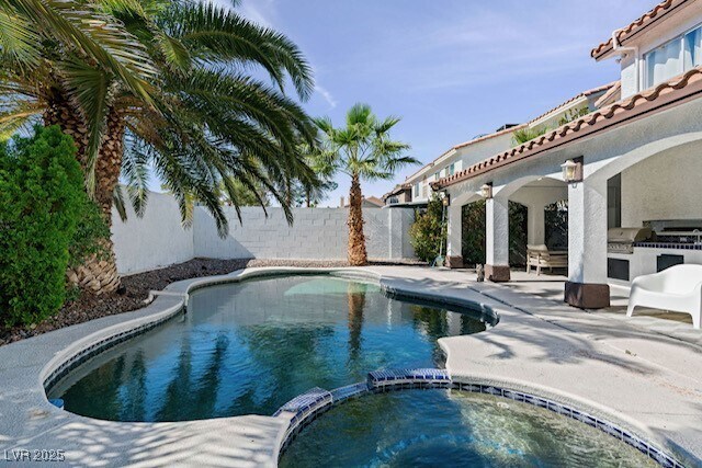 Foto del edificio - 2829 Via Florentine St