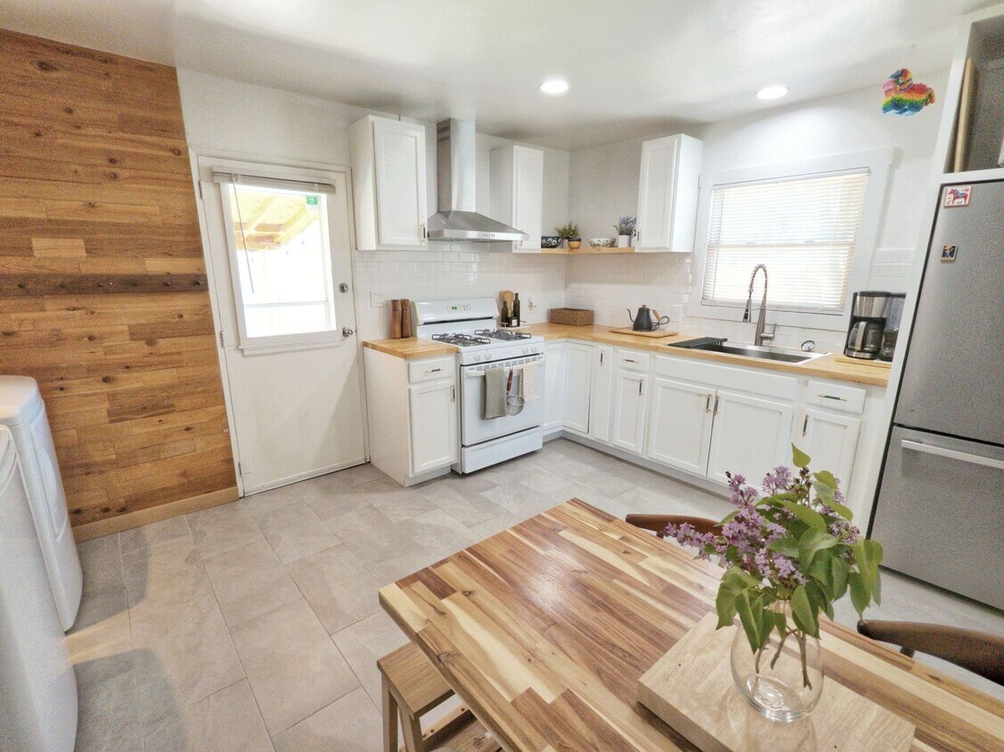 Foto principal - 1305 Norwood Ave
