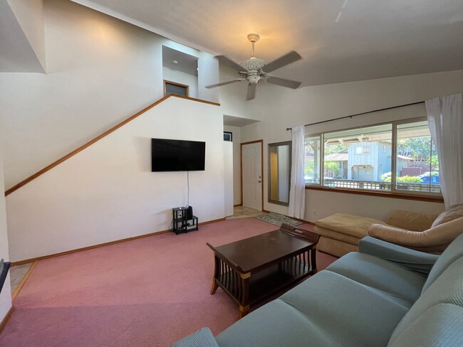 Building Photo - Honokowai Two Bedroom Furnished Home