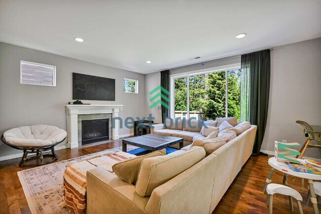 Building Photo - Discover Spacious Comfort: Stunning 5-Bedroom Home with 3.5 Baths in Snoqualmie!