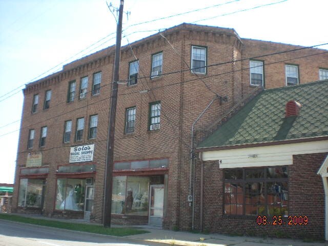 Building Photo - 738 Academy St
