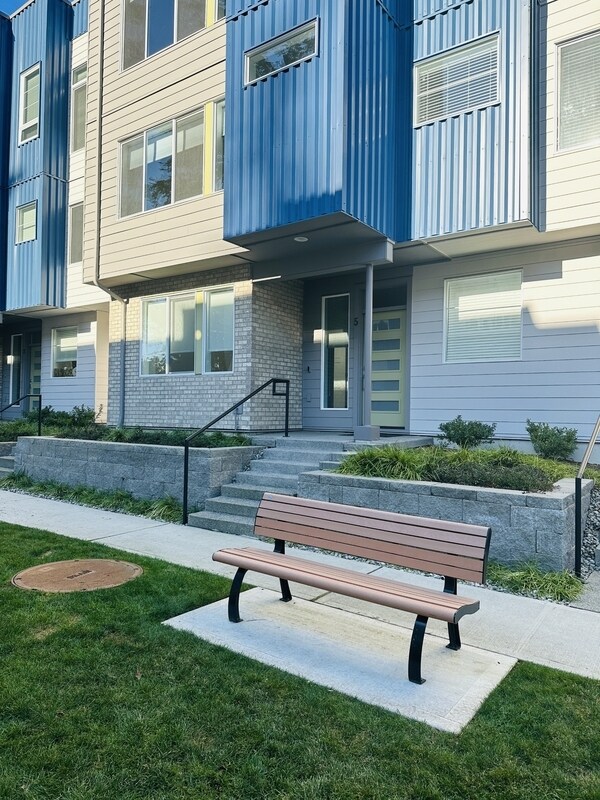 Building Photo - 7629 NE 122nd Ct