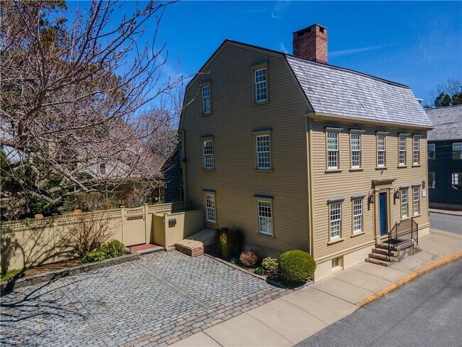 Building Photo - 1 Elm St