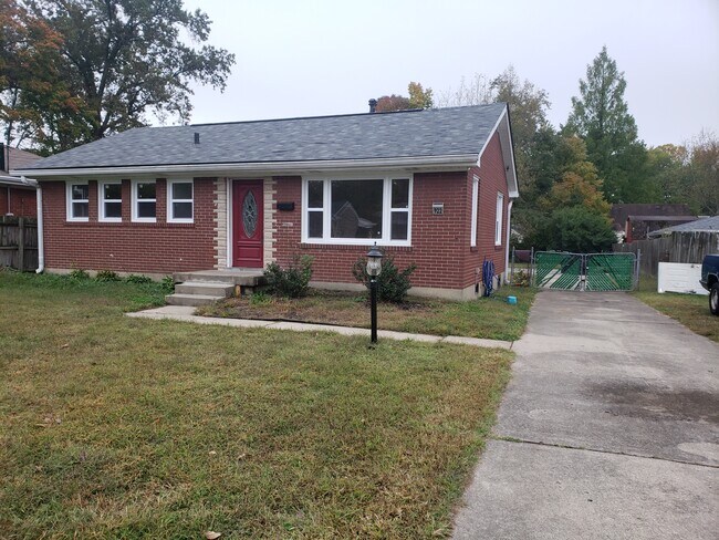Building Photo - 922 Westview Dr