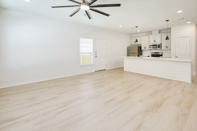 Foto del edificio - 108 Sterling St