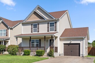 Building Photo - 521 Falkland Cir