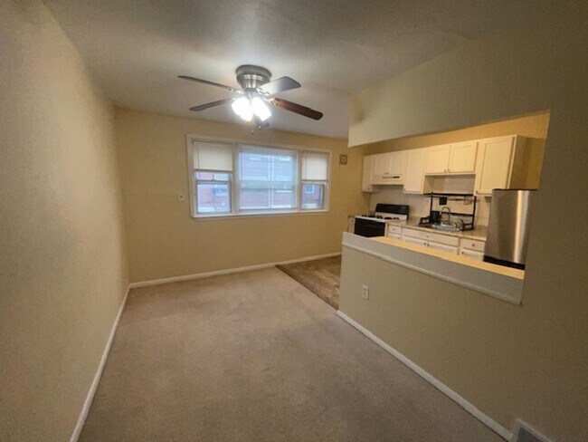 Foto del edificio - Charming 2-Bedroom Home with Private Parki...