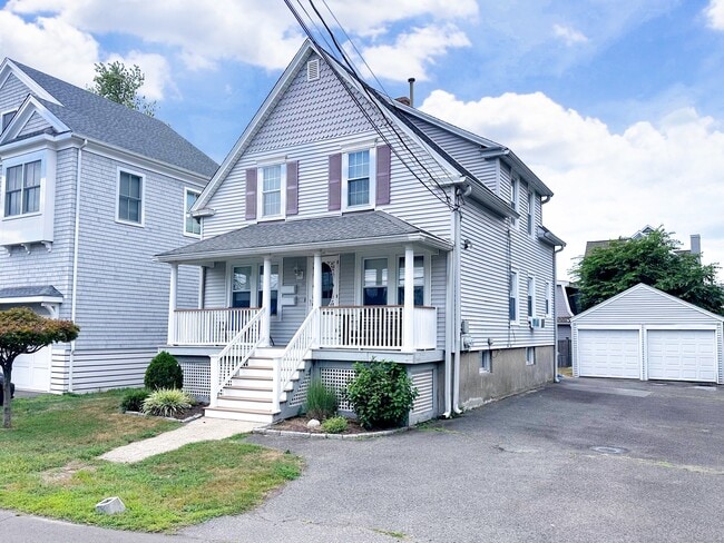Building Photo - 66 Veres St