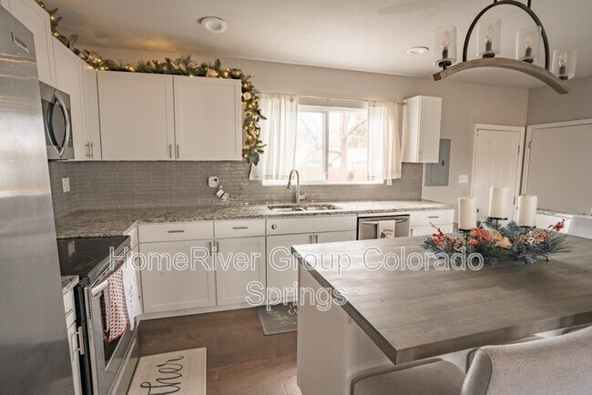 Foto del edificio - 2530 Cather Ave