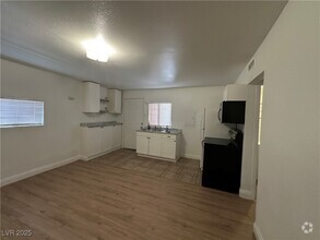 Building Photo - 521 N 16th St