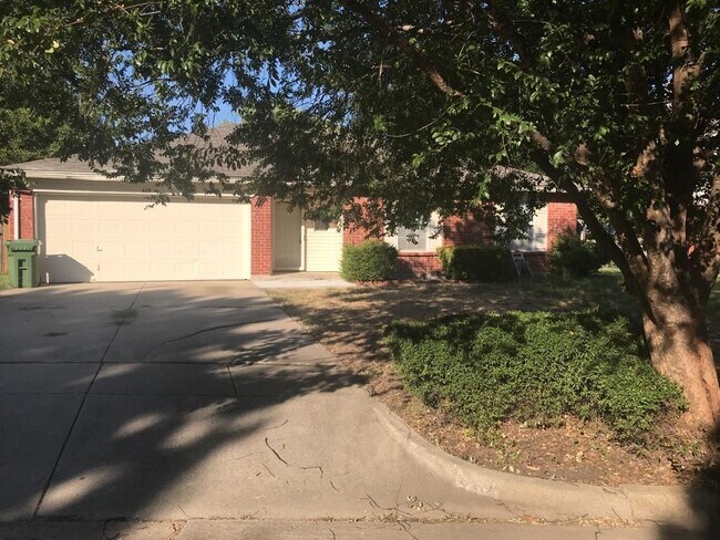 Building Photo - 619 Myrtle Dr