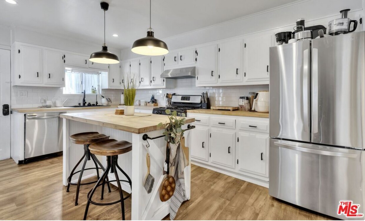 Foto principal - 6514 Coldwater Canyon Ave
