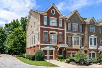Building Photo - 2301 Marion Walk Dr SE