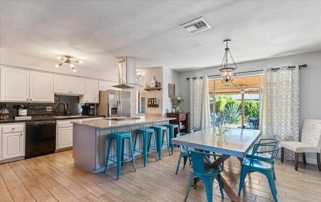 Foto del edificio - 8401 E Bonita Dr