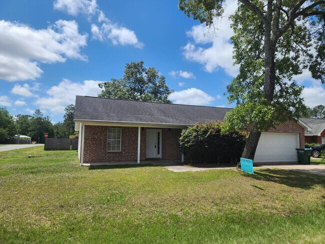 Building Photo - 33 Evans Ave