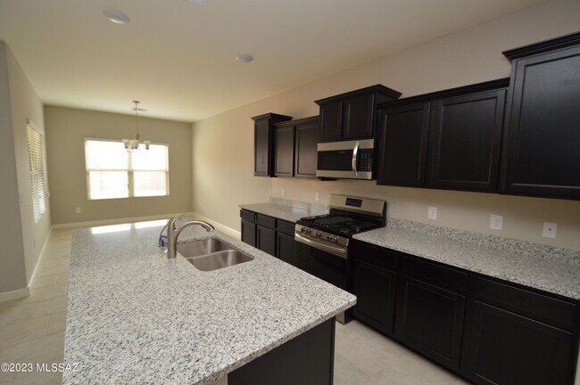 Building Photo - 12175 E Metz Dr