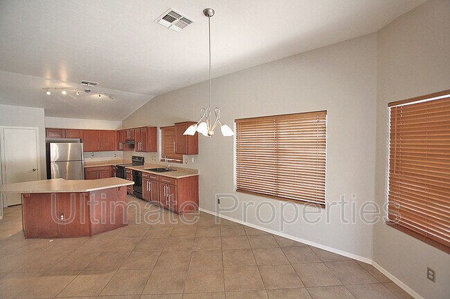 Foto del edificio - 15710 N 34th St