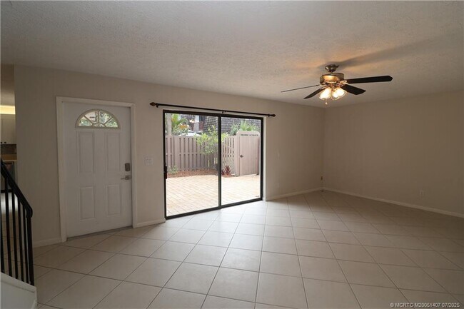 Foto del edificio - 746 NW 10th Terrace