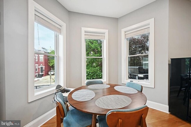 Building Photo - 522 F St NE