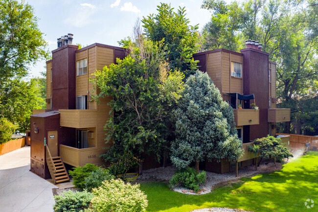 Building Photo - Creekside Apartments