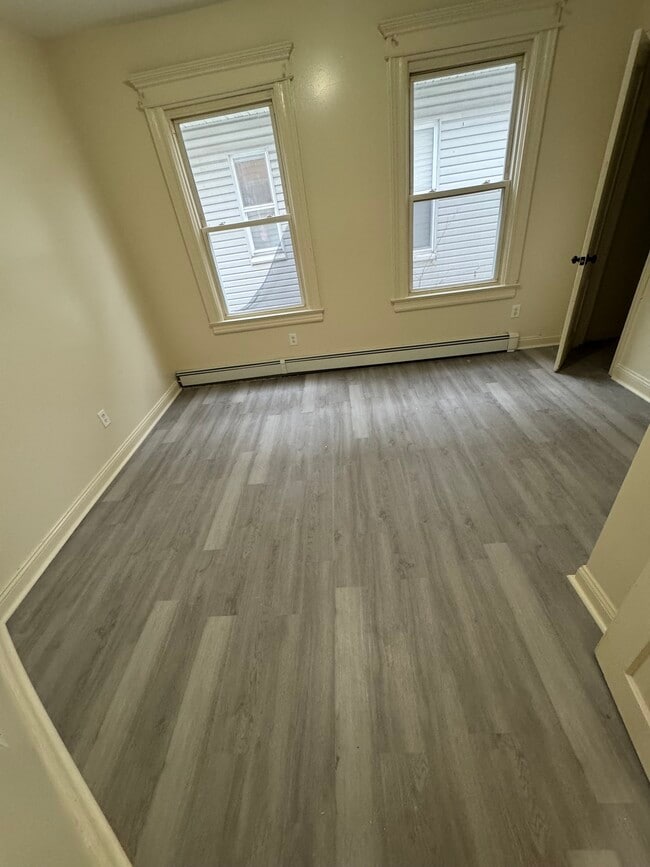 Foto del edificio - 304 Shelton Ave