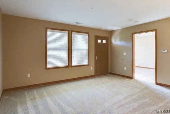 Building Photo - 2724 Deer Lakes Dr