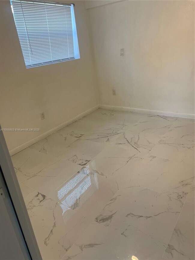 Foto del edificio - 7809 Ramona St