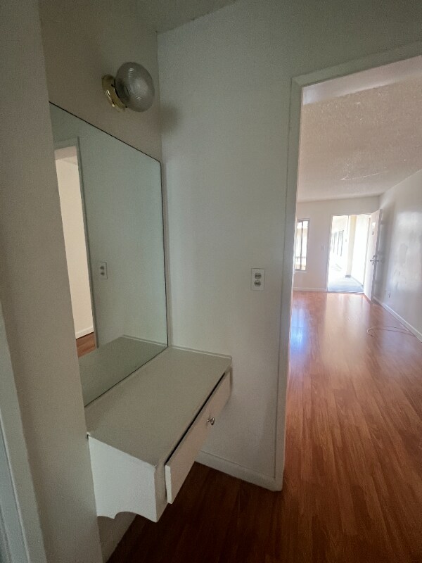 Building Photo - 430 S Gramercy Pl