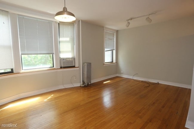 Foto del edificio - 810 W Newport Ave