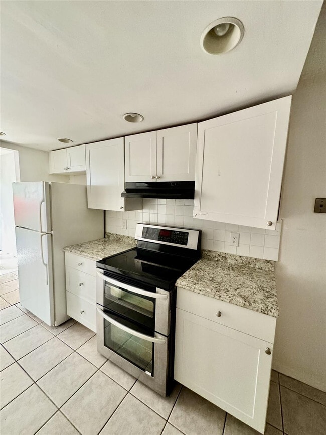 Foto del edificio - 680 Tennis Club Dr