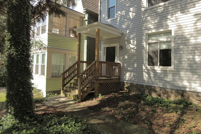 Photo - 421 Kelly Ave Apartments