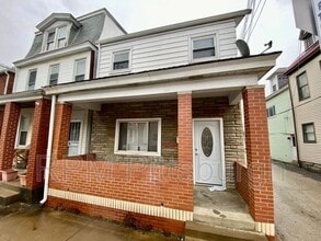 Building Photo - 210 18th St