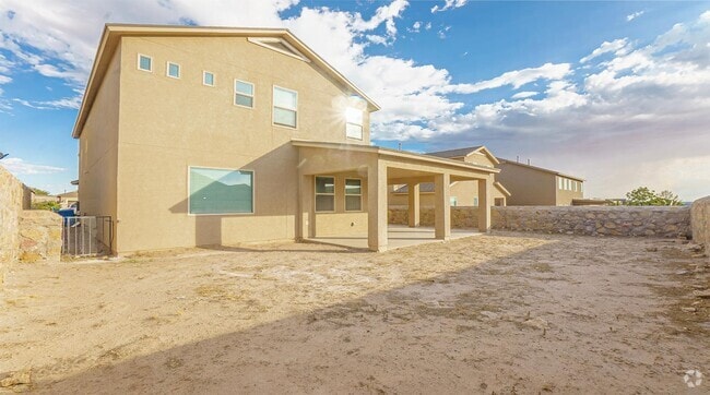 Building Photo - 125 S Manzanita Dr