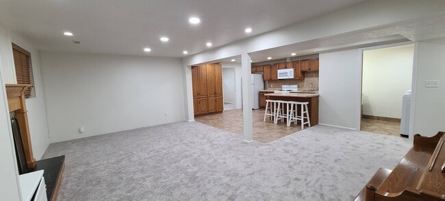 Kitchen/Dining - 7438 S Camelback Cir