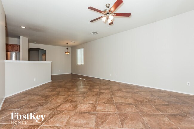Building Photo - 4954 E Odessa Dr