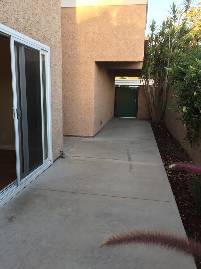 Área del patio - 10676 Walnut St