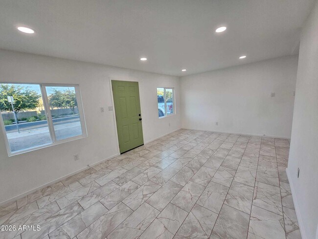 Foto del edificio - 8375 W Madison St