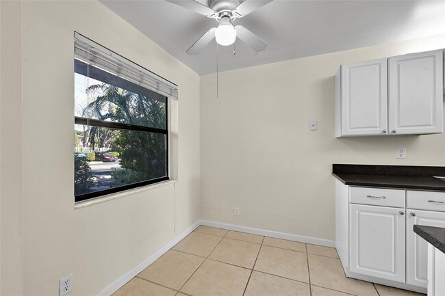Building Photo - 9866 Nob Hill Ct